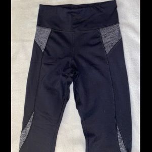 Black leggings with grey design